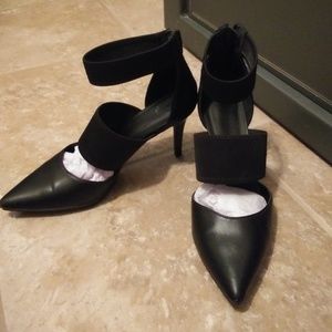 Simply Vera Wang Black Heels Size 8